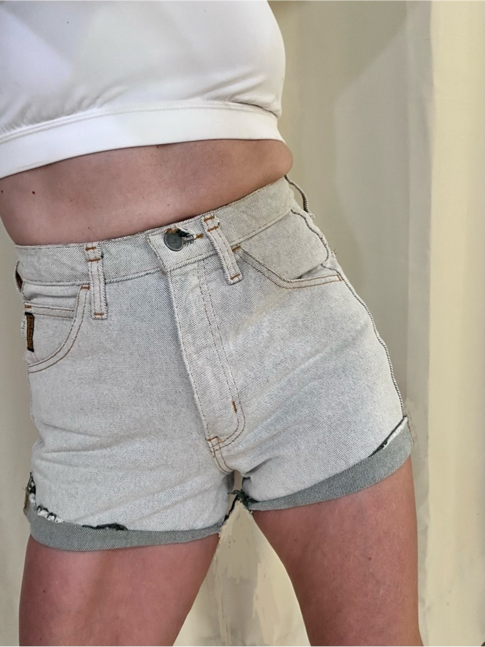 Armani Jeans Light Wash Denim Cutoff Shorts High Rise Rolled Hem Size 8